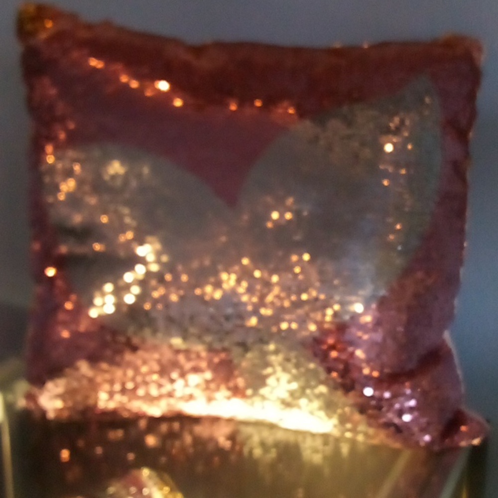 Throw pillow